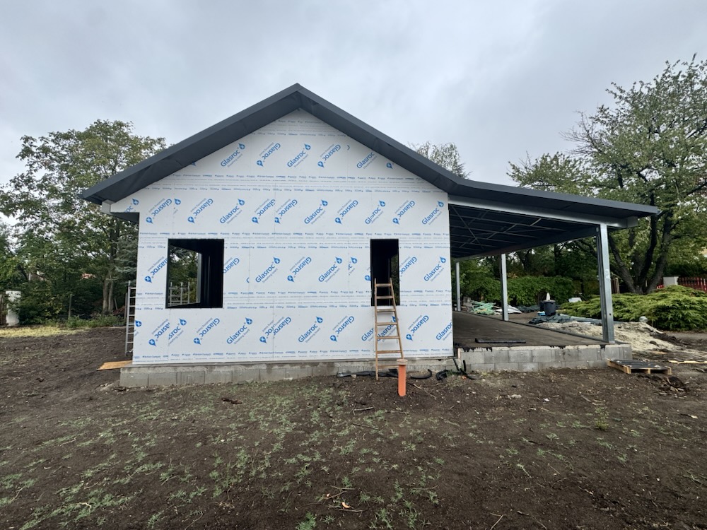 Velence — Galeco BROSA antracit cserepeslemez fedés