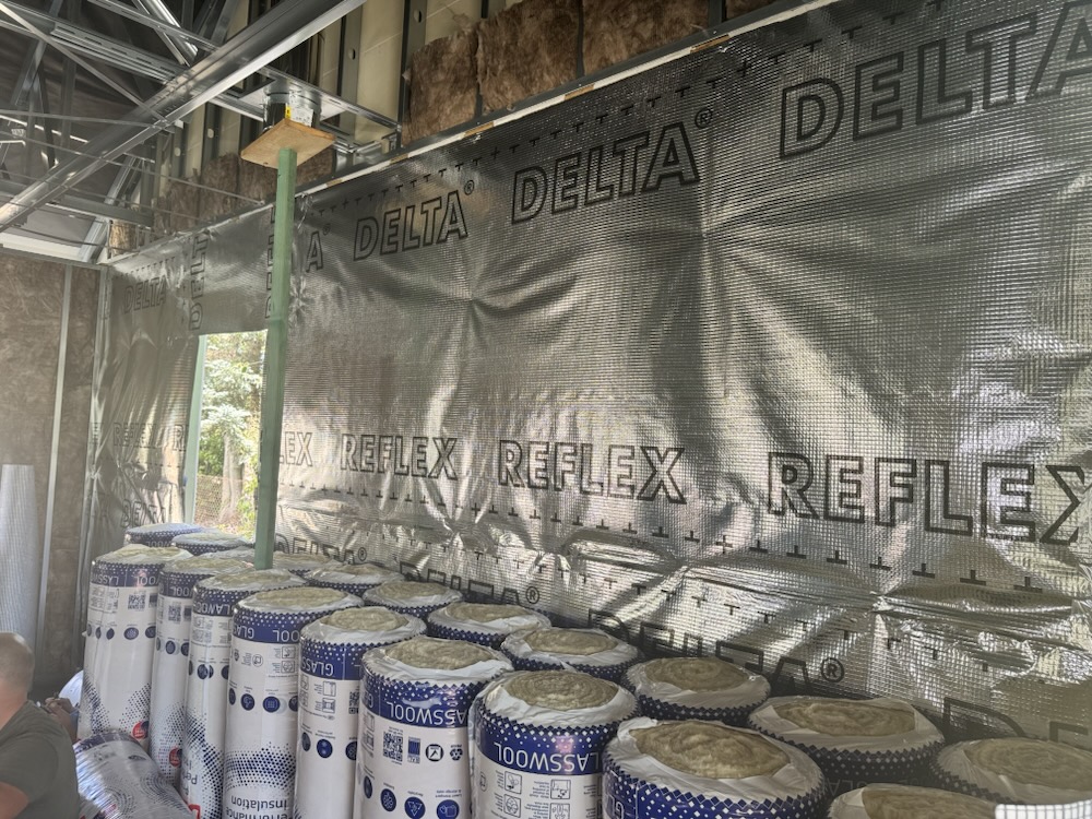 Velence — üveggyapot szigetelés és DELTA-REFLEX párazáró fólia