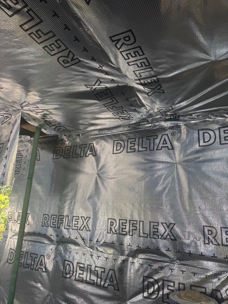 Velence — üveggyapot szigetelés és DELTA-REFLEX párazáró fólia